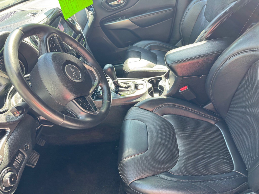 2019 Jeep Cherokee Image 10