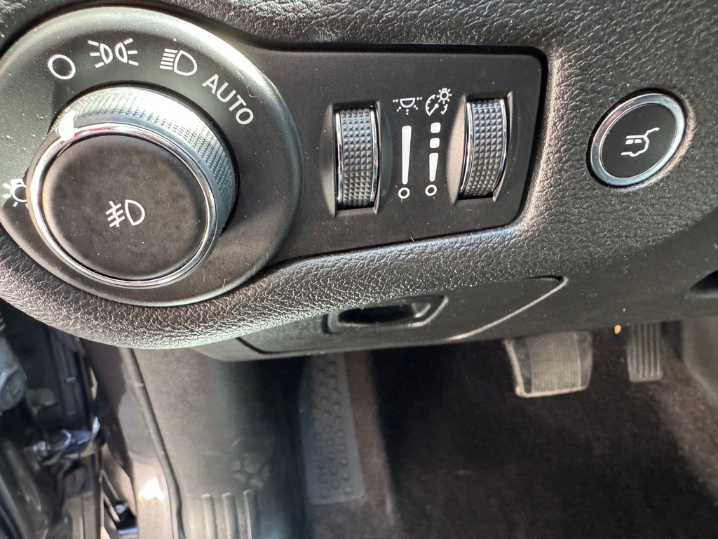 2019 Jeep Cherokee Image 16