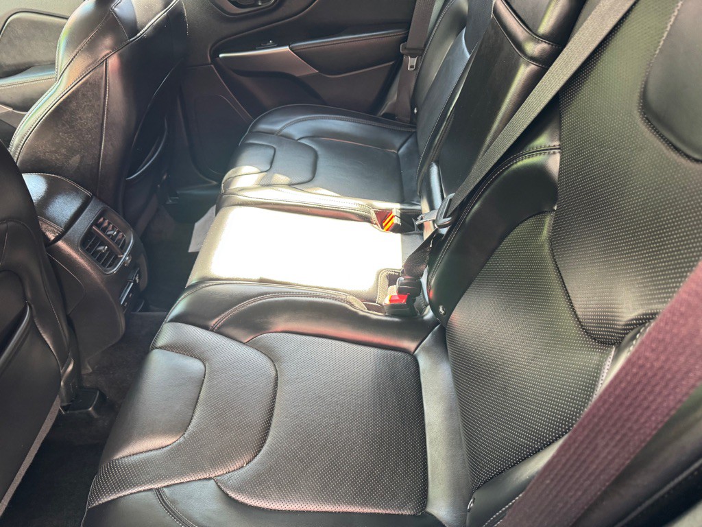 2019 Jeep Cherokee Image 17