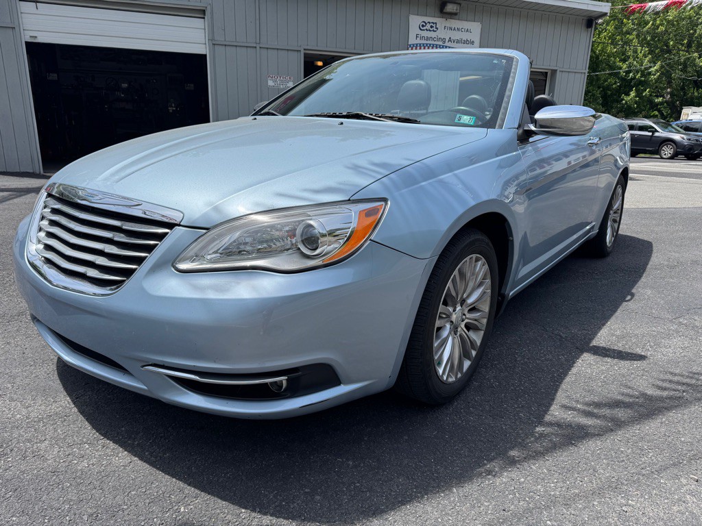 2013 Chrysler 200 Image 5