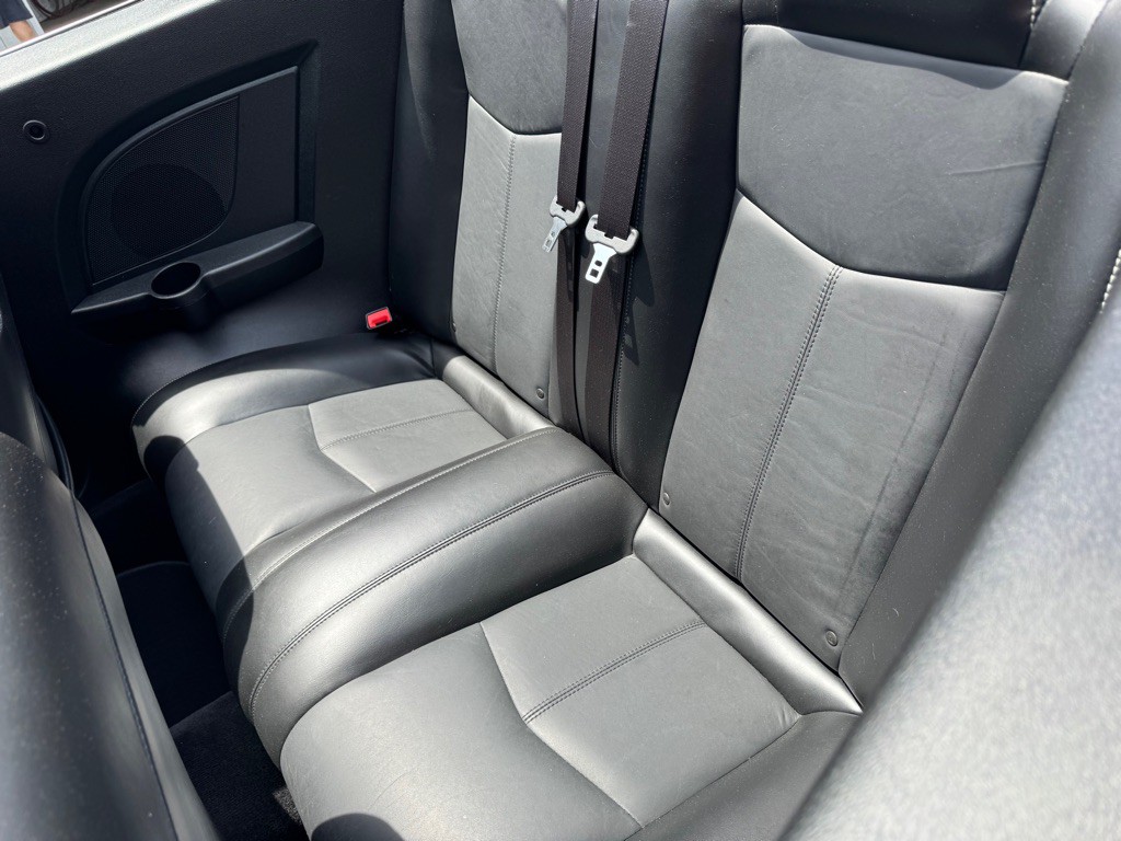 2013 Chrysler 200 Image 8