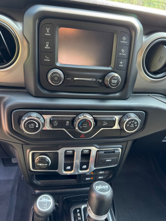2019 Jeep Wrangler Image 14