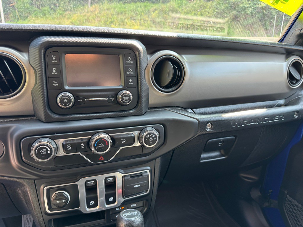 2019 Jeep Wrangler Image 16