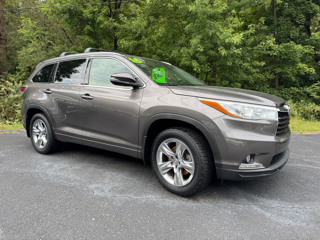 2015 Toyota Highlander Image 1