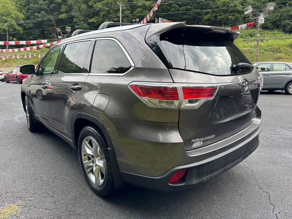 2015 Toyota Highlander Image 6