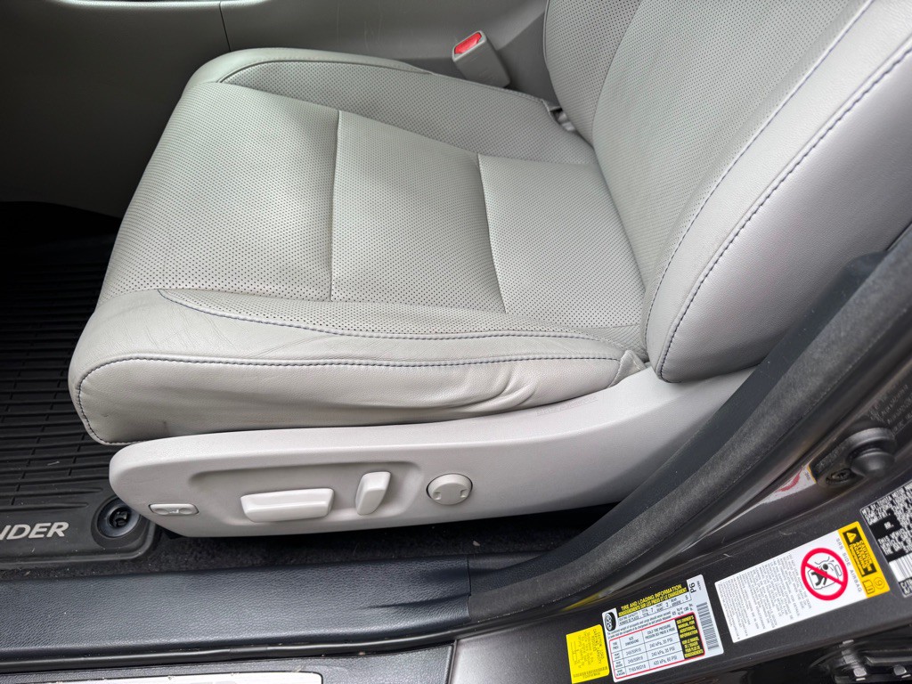 2015 Toyota Highlander Image 11