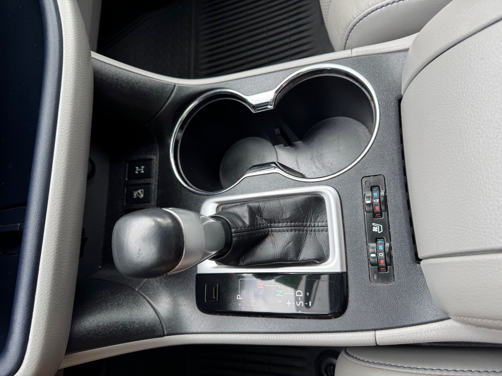 2015 Toyota Highlander Image 16