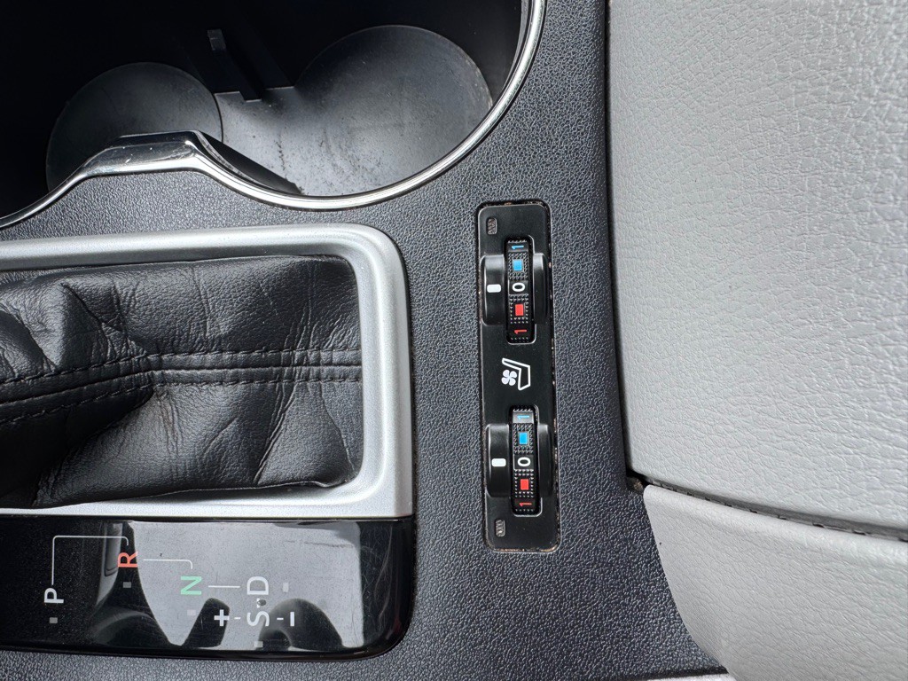 2015 Toyota Highlander Image 17