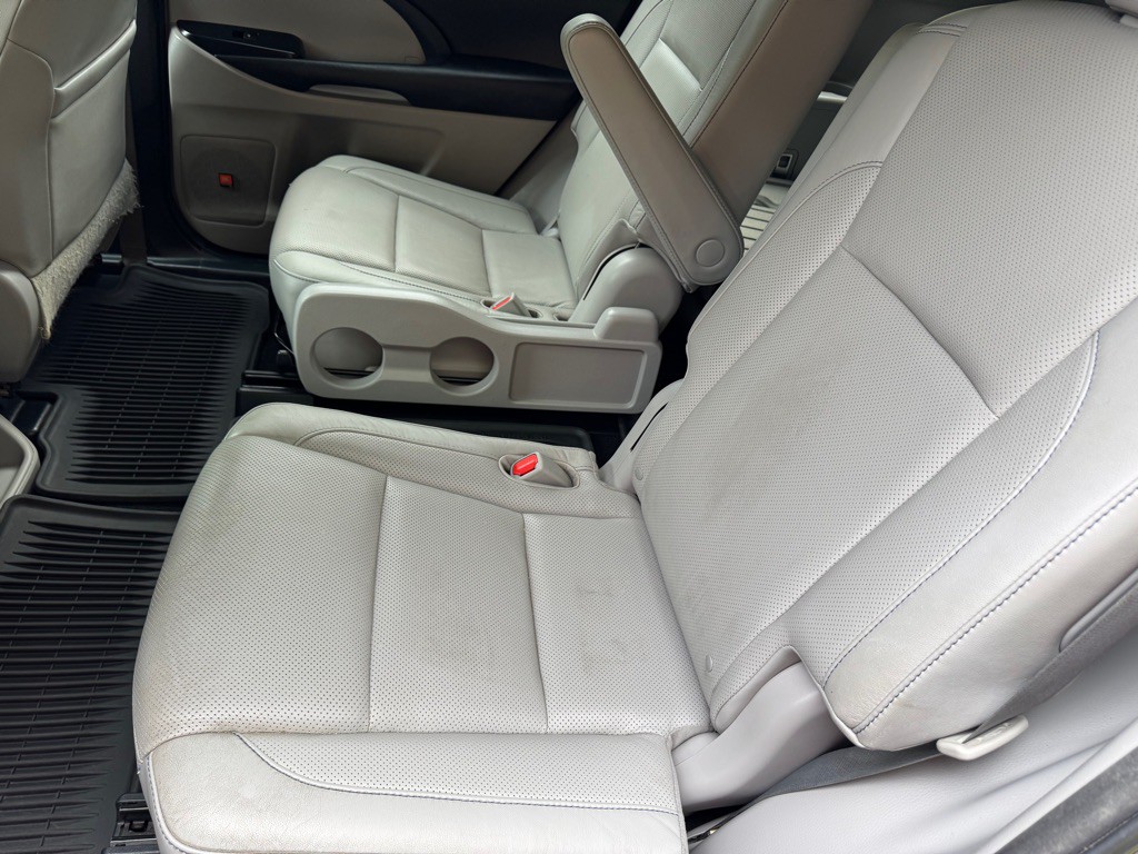 2015 Toyota Highlander Image 20