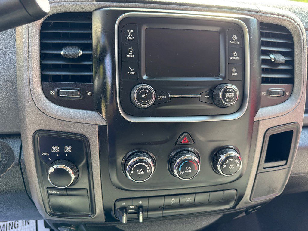 2015 RAM 1500 Image 17