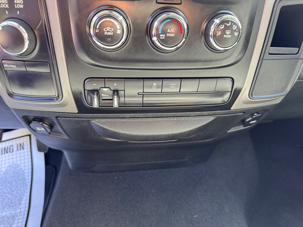 2015 RAM 1500 Image 18