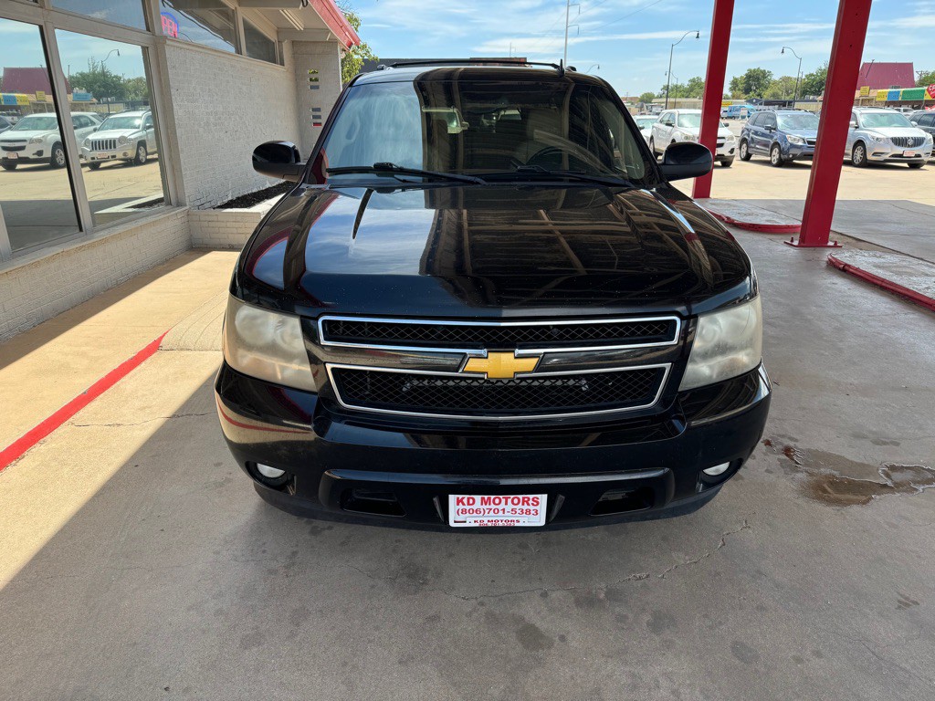 2008 Chevrolet Suburban Image 2