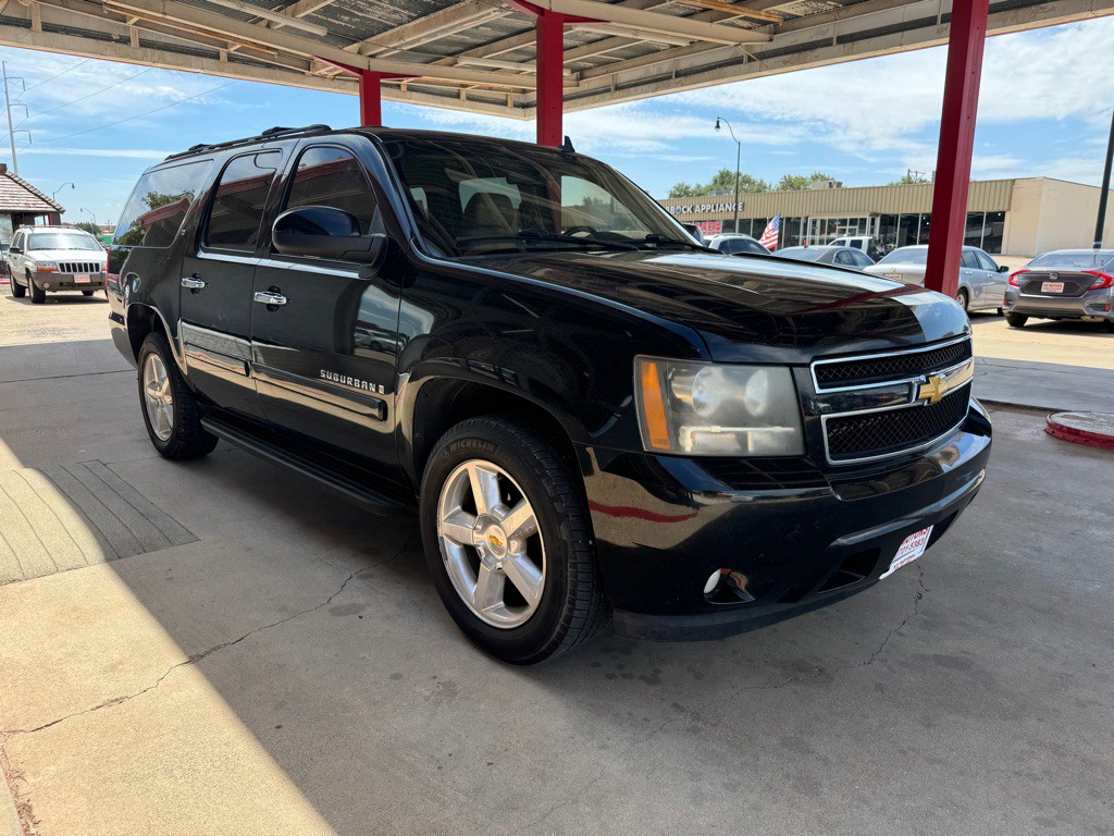 2008 Chevrolet Suburban Image 3