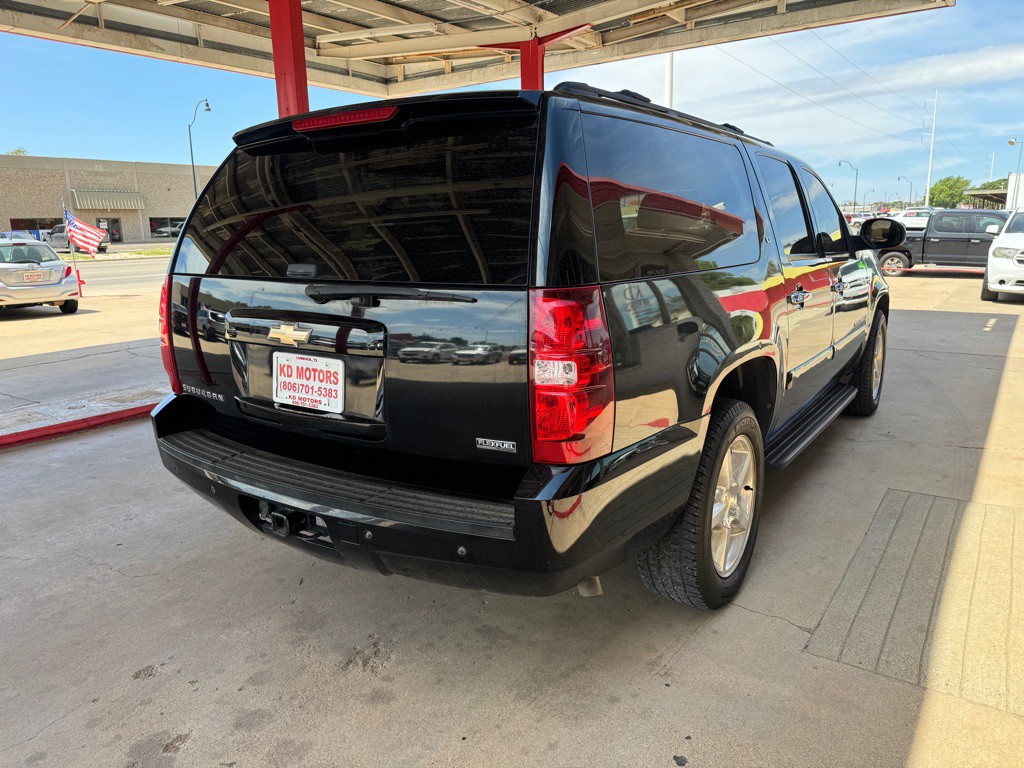 2008 Chevrolet Suburban Image 4
