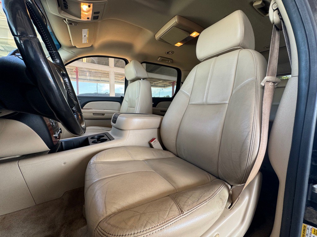 2008 Chevrolet Suburban Image 7