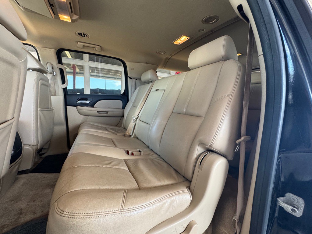 2008 Chevrolet Suburban Image 8