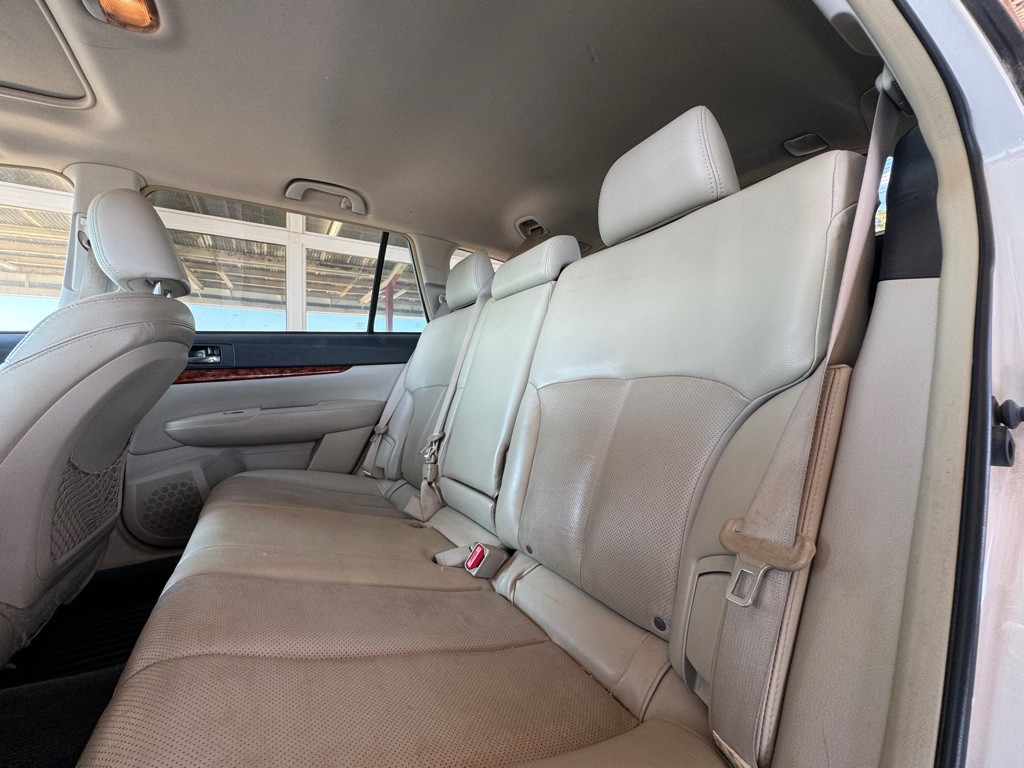 2012 Subaru Outback Image 8