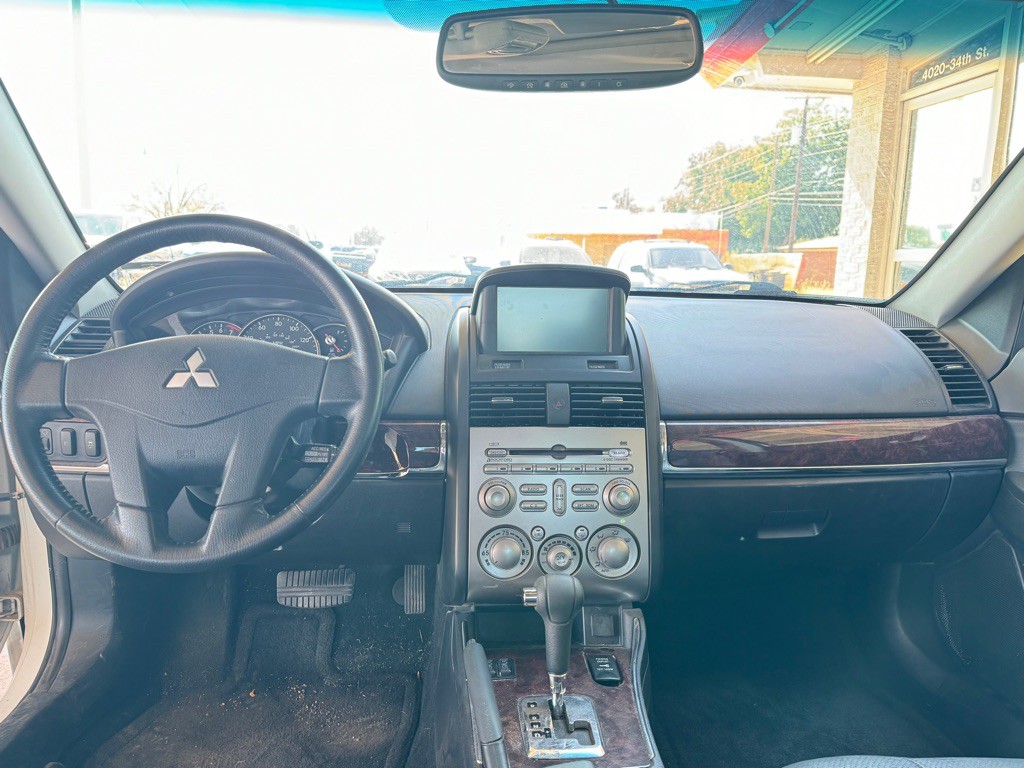 2012 Mitsubishi Galant Image 9