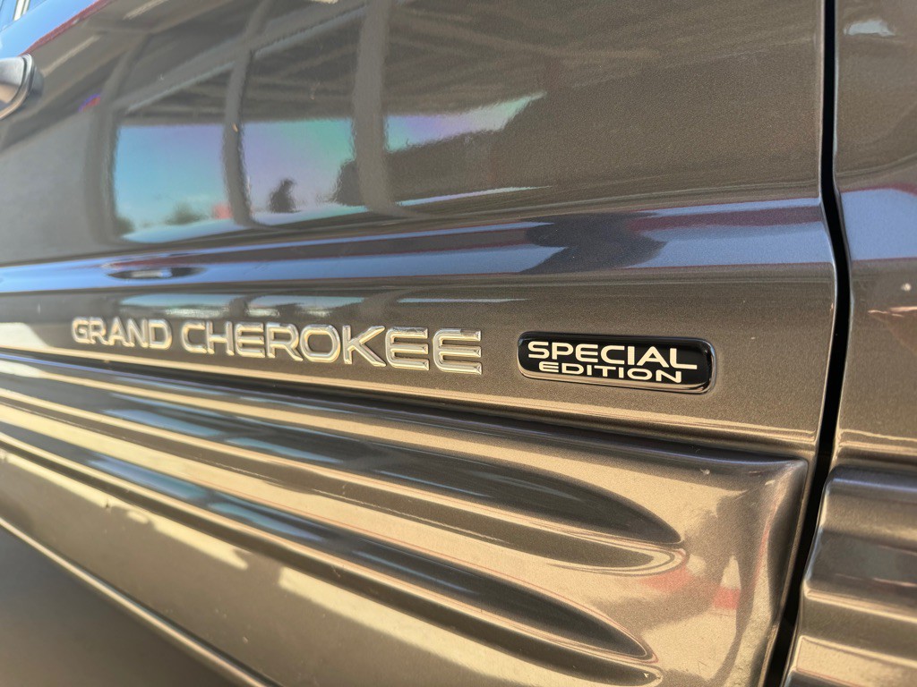2002 Jeep Grand Cherokee Image 10