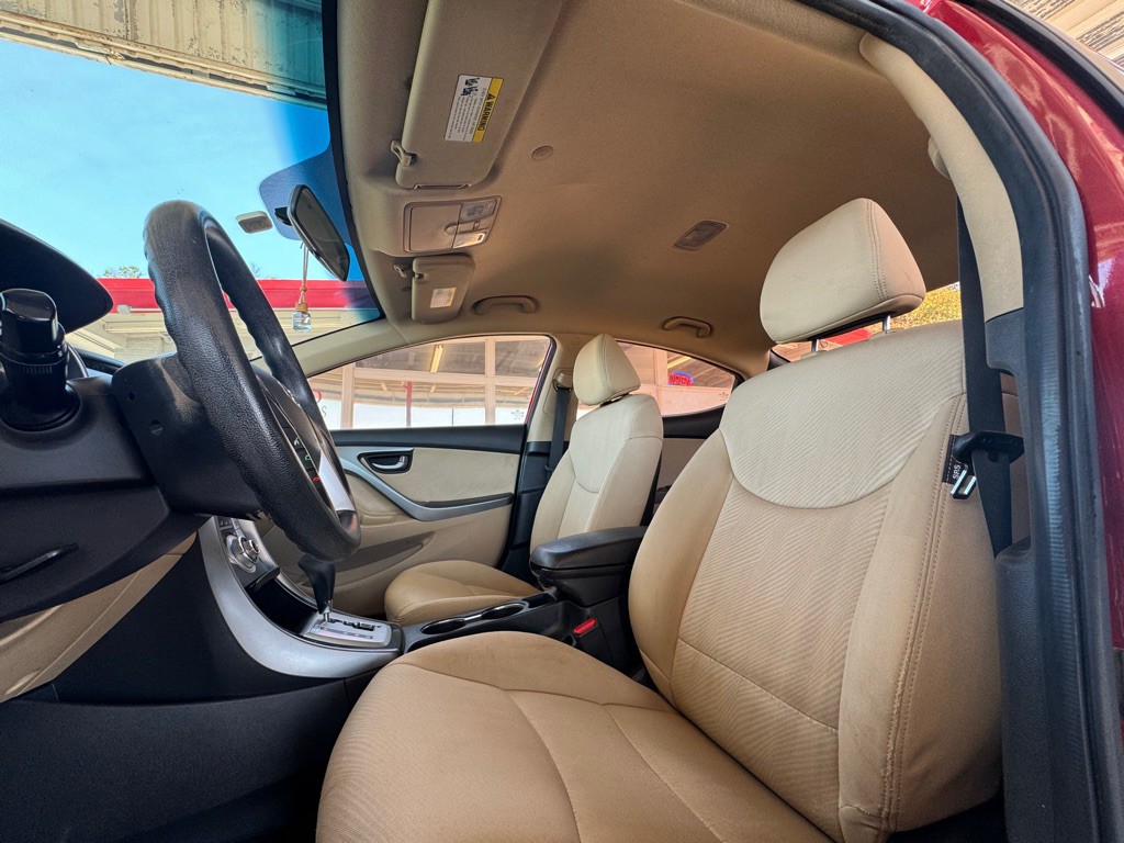 2011 Hyundai Elantra Image 7