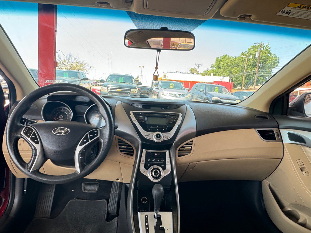 2011 Hyundai Elantra Image 9