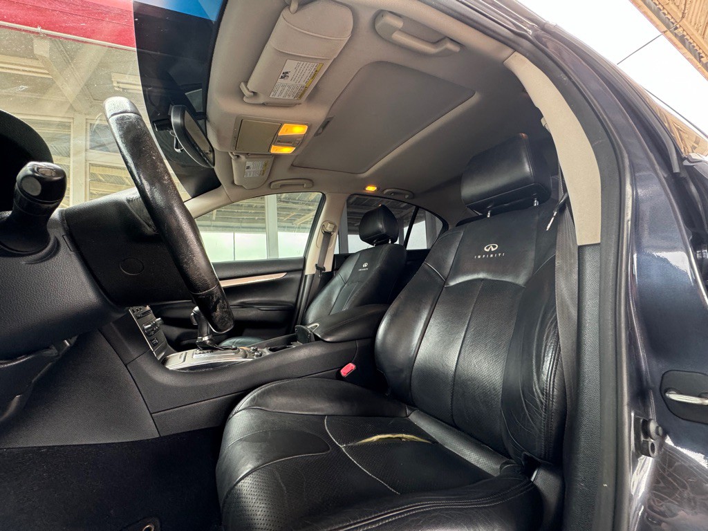2011 INFINITI G25 Image 7