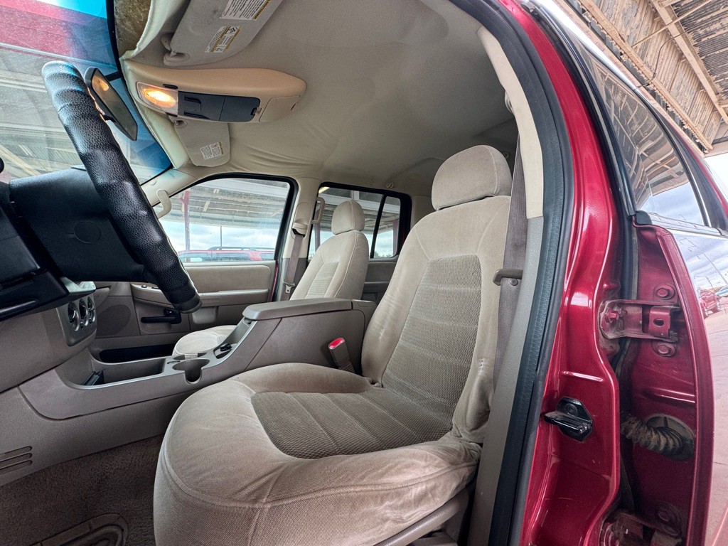2005 Ford Explorer Image 7