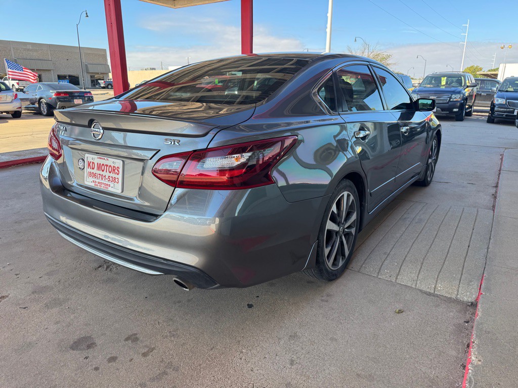 2017 Nissan Altima Image 4