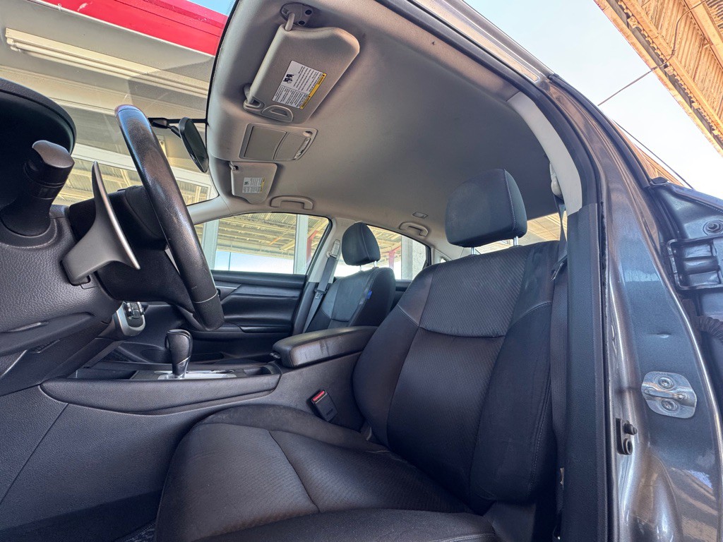 2017 Nissan Altima Image 7
