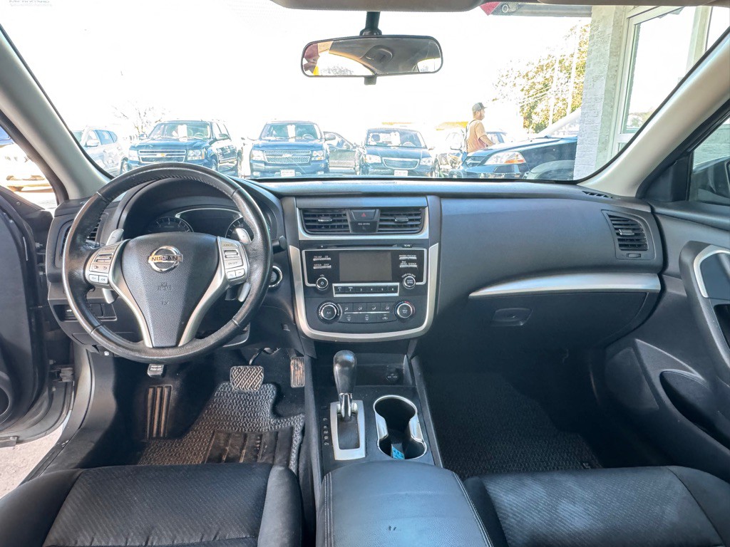 2017 Nissan Altima Image 9