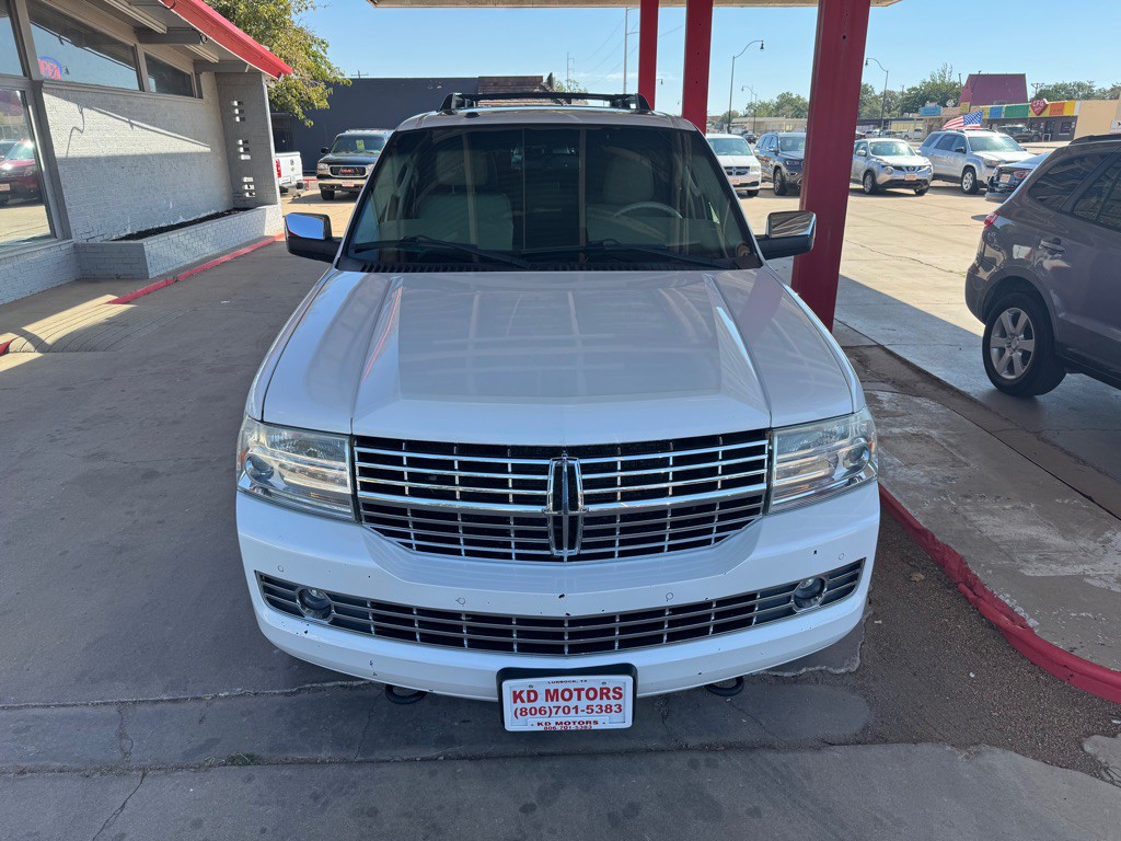 2012 Lincoln Navigator Image 2