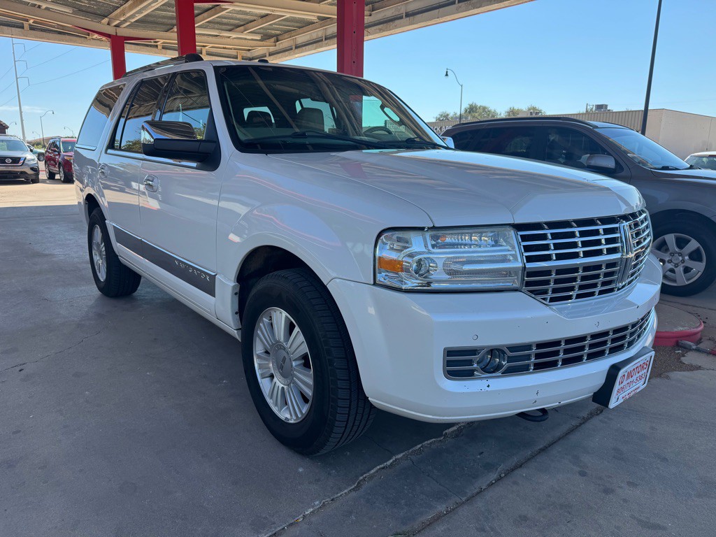 2012 Lincoln Navigator Image 3