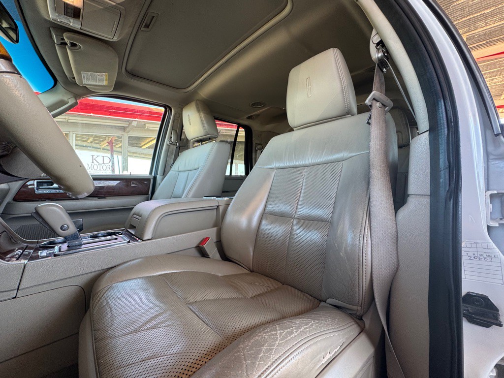2012 Lincoln Navigator Image 7
