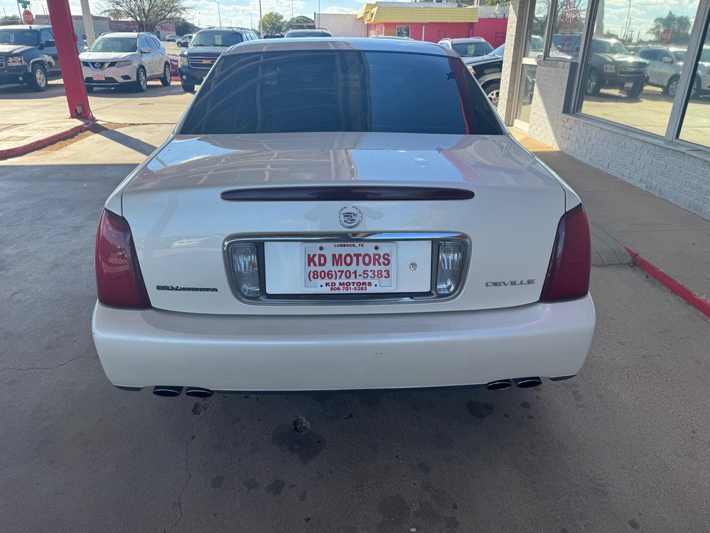 2002 Cadillac DeVille Image 5