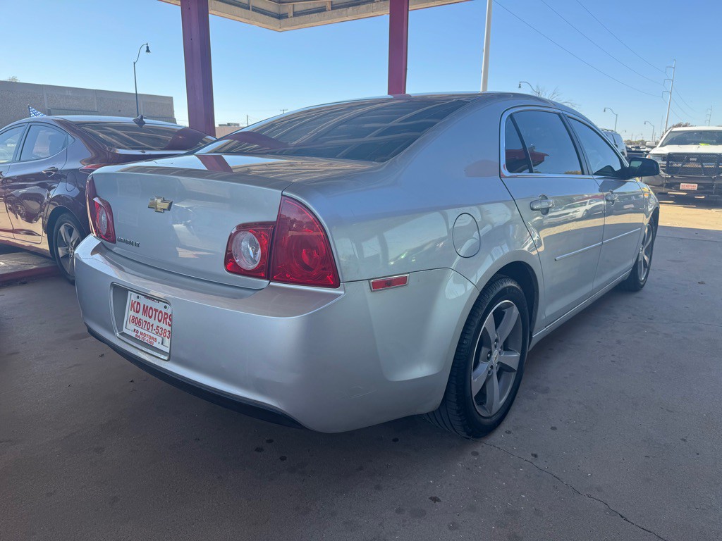 2011 Chevrolet Malibu Image 4