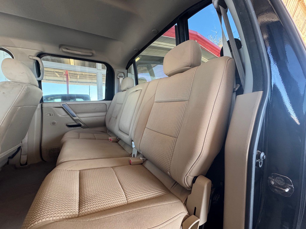 2009 Nissan Titan Image 8