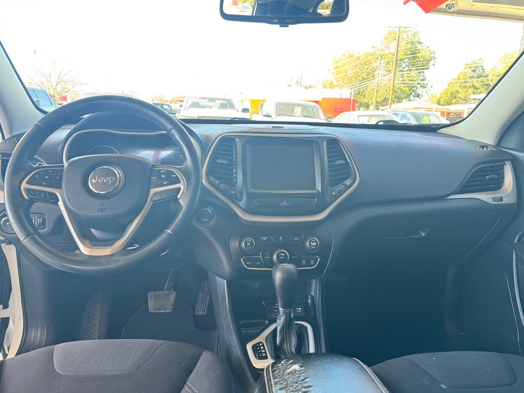 2016 Jeep Cherokee Image 9