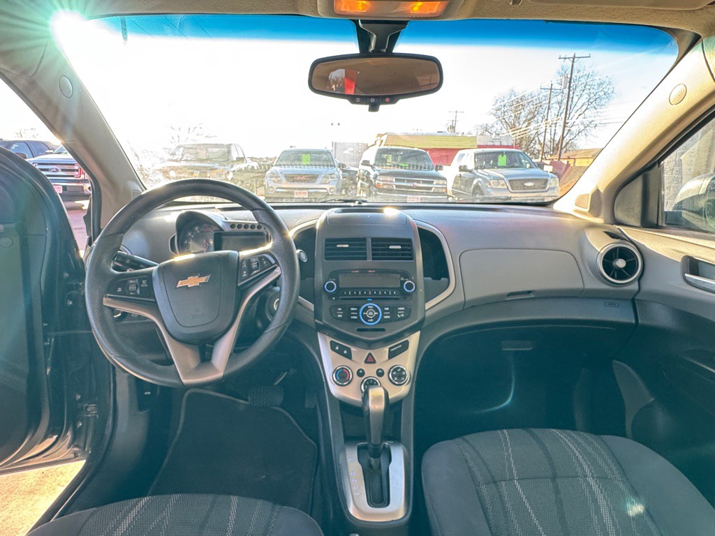 2014 Chevrolet Sonic Image 9