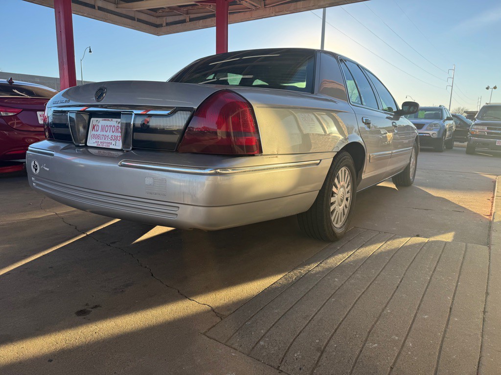 2007 Mercury Grand Marquis Image 4