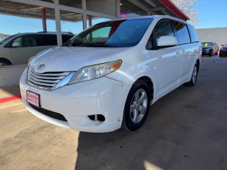 Image for 2015 Toyota Sienna LE ID: 7170063