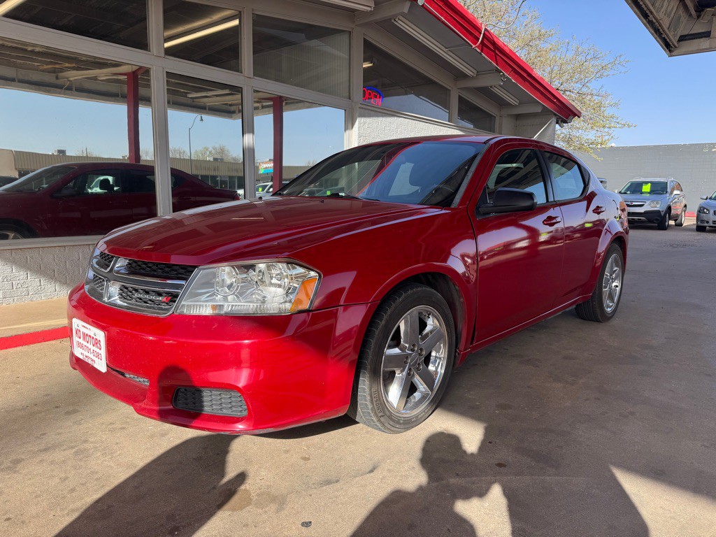 2013 Dodge Avenger Image 1