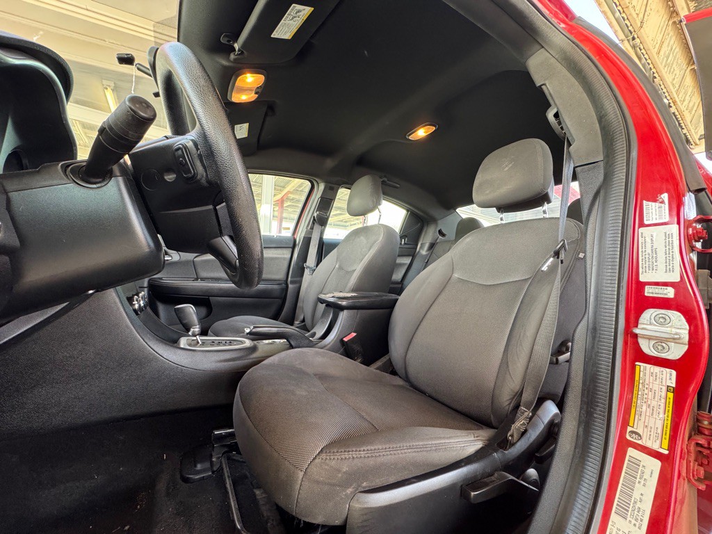 2013 Dodge Avenger Image 7