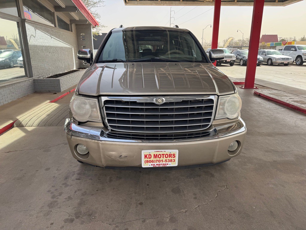 2008 Chrysler Aspen Image 2