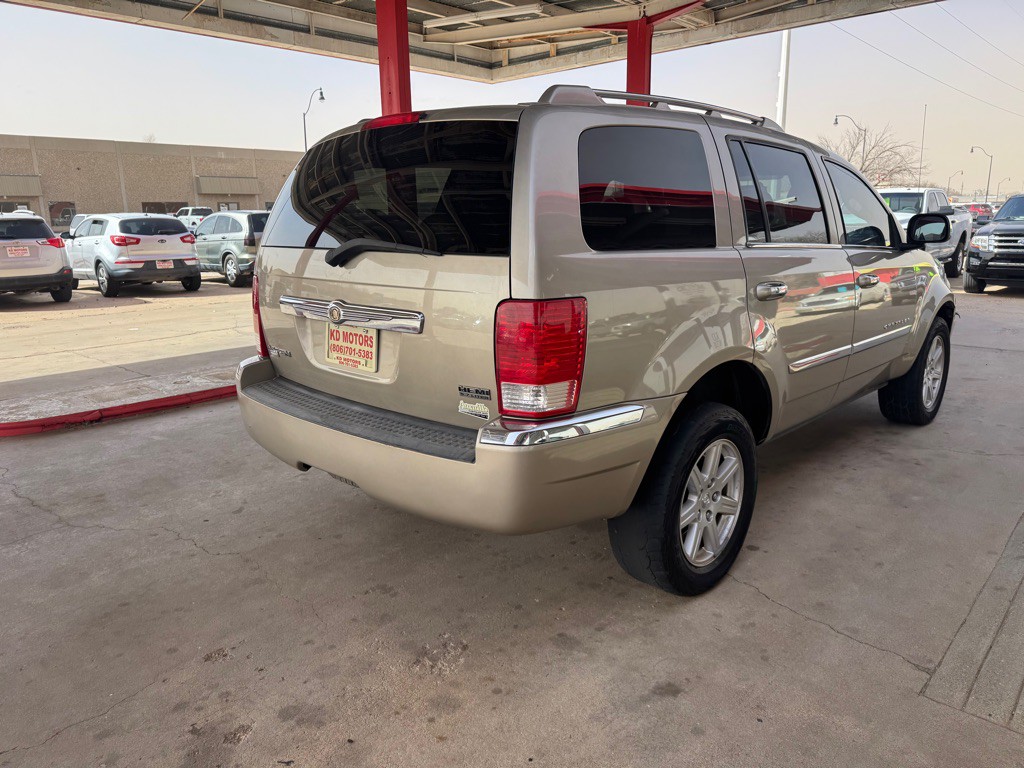 2008 Chrysler Aspen Image 4