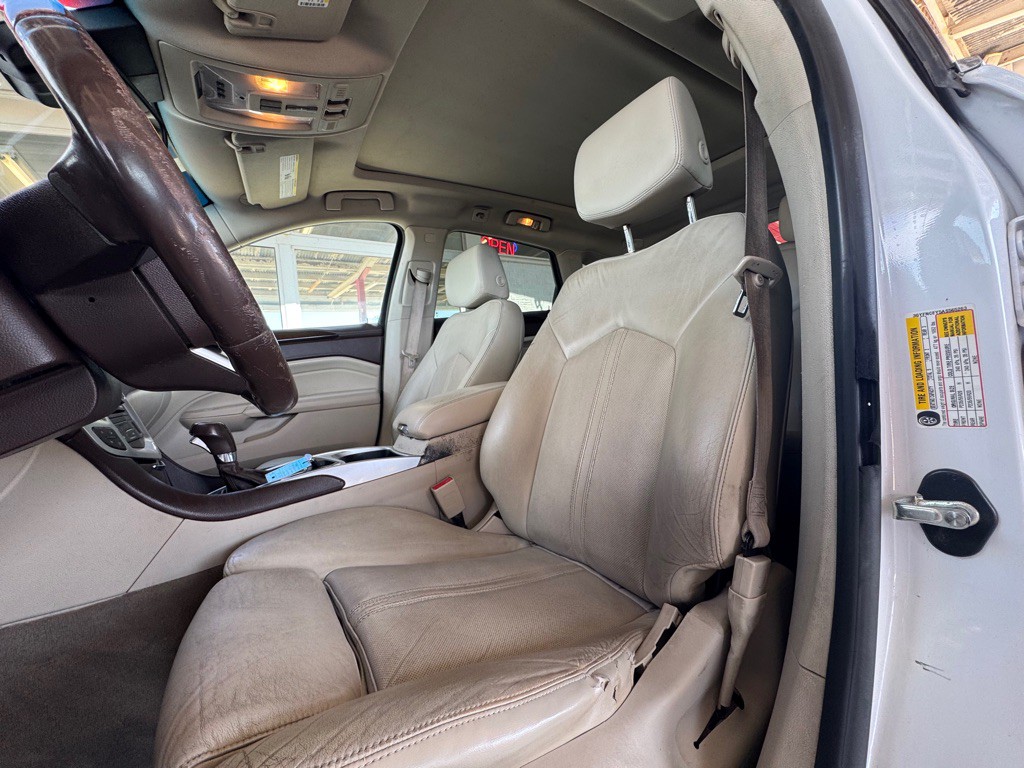 2010 Cadillac SRX Image 7