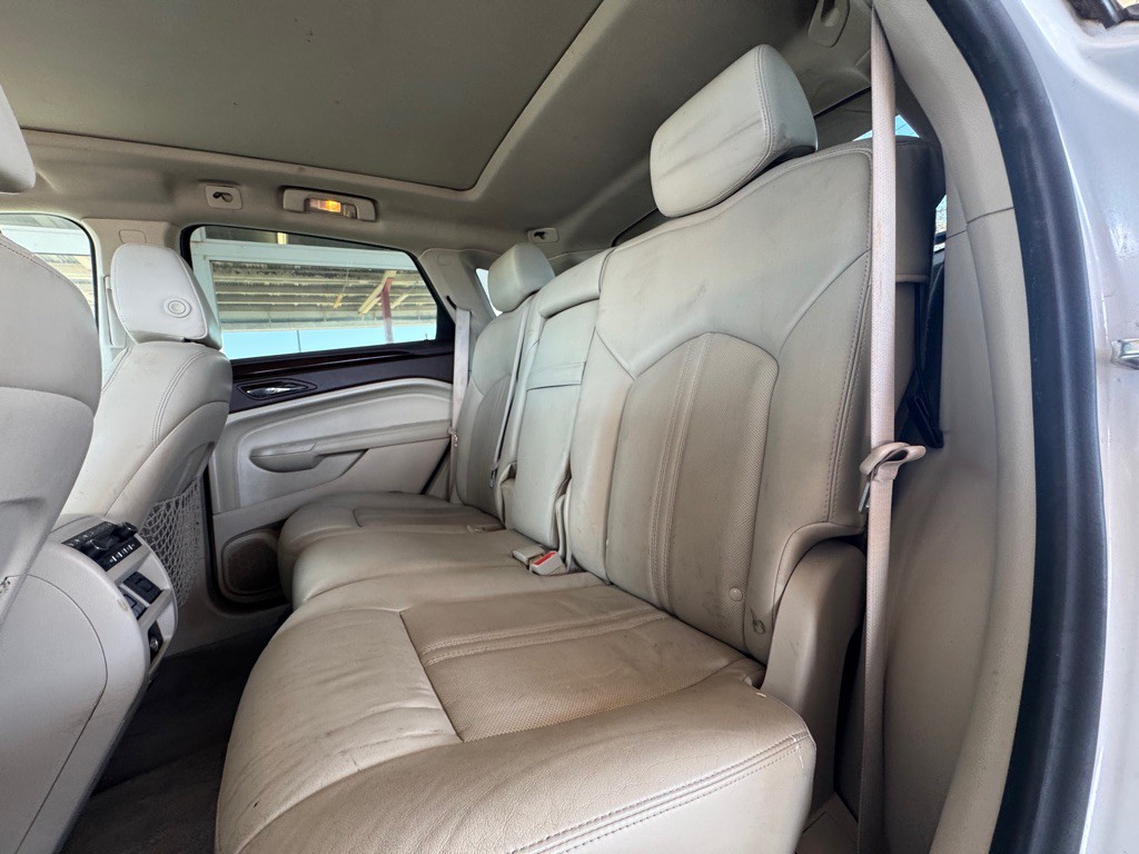 2010 Cadillac SRX Image 8