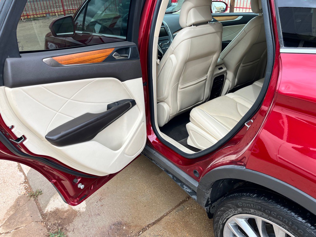 2015 Lincoln MKC Image 12
