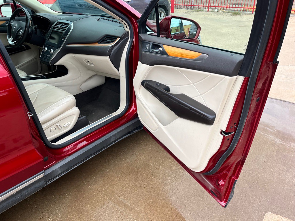 2015 Lincoln MKC Image 14