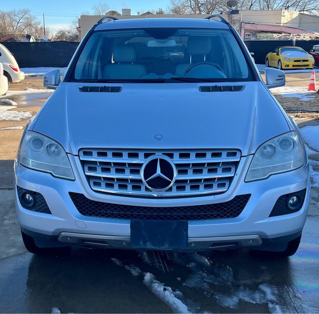 2011 Mercedes-Benz M-Class Image 3