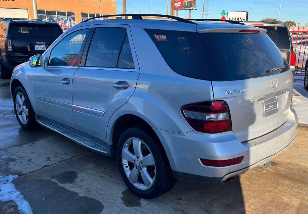 2011 Mercedes-Benz M-Class Image 7
